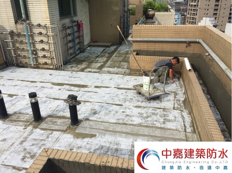 新北市/板橋區/社區管委會 使用工法 : 屋頂免打除防水施工/耐候型壓克力防水工法《中嘉建築防水》