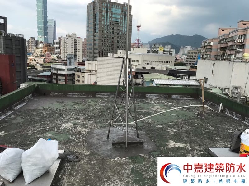 台北市/士林區/張公館 使用工法 : 屋頂免打除防水施工/耐候型壓克力防水工法《中嘉建築防水》