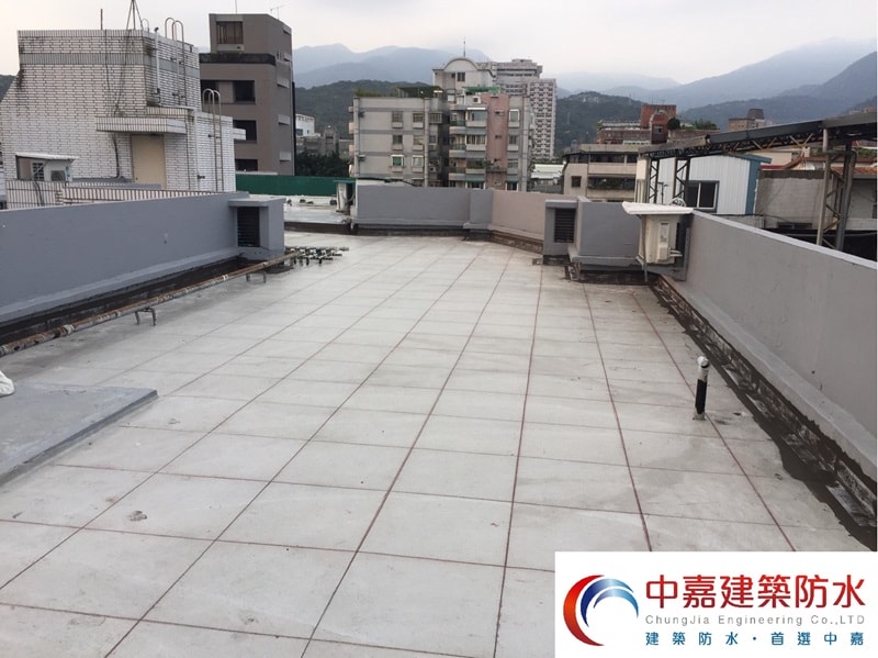 台北市/北投區/王公館 使用工法 : 屋頂免打除防水施工/耐候型壓克力防水工法《中嘉建築防水》