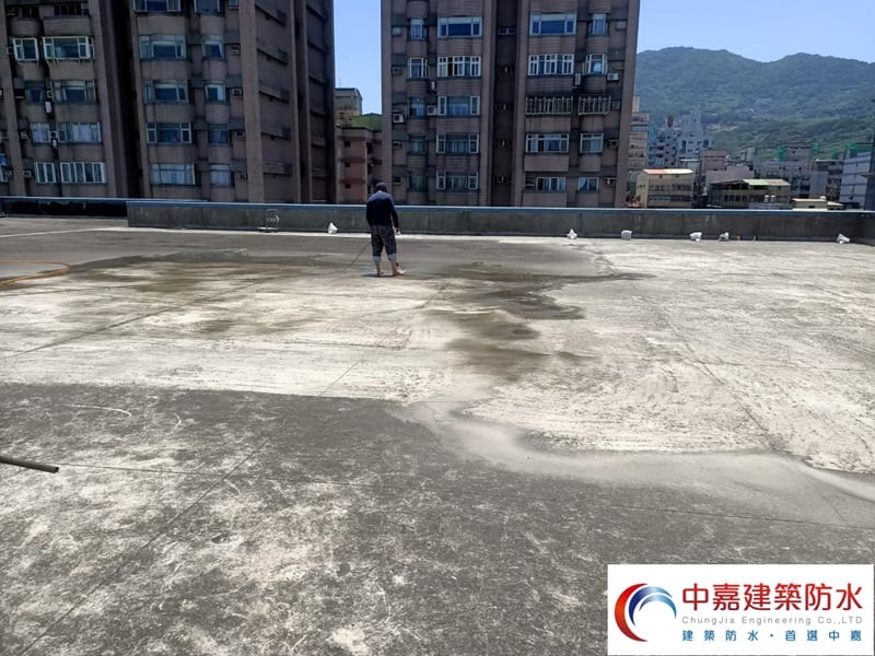 新北市/新北國際海纜站 使用工法 ： 屋頂免打除防水施工/壓克力防水地坪工法《中嘉建築防水》