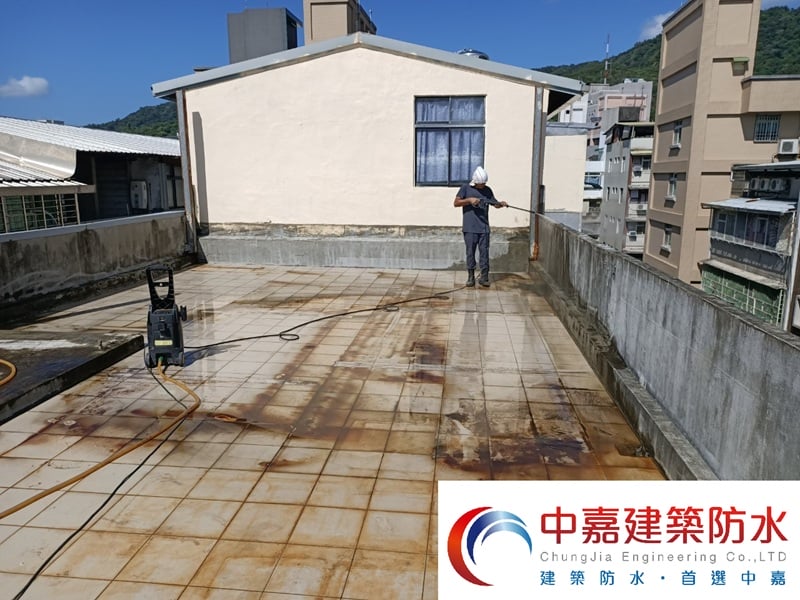 屋頂防水DIY施工需要注意哪些重點？【一篇全都懂】屋頂工程建材《中嘉建築防水》