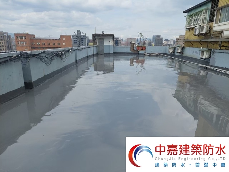 屋頂防水多久會損壞？【全面解析】屋頂防水工法比較及使用期《中嘉建築防水》