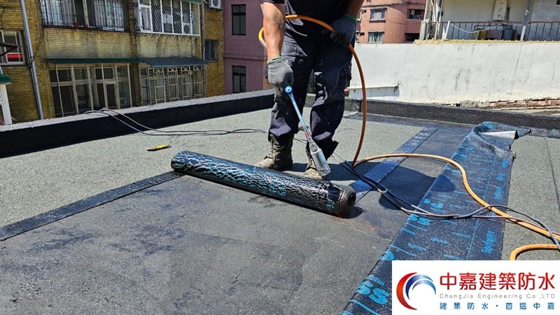 高溫溼熱又漏水？別讓午後大雷雨成為你的惡夢【拒絕逢雨必漏】《中嘉建築防水》