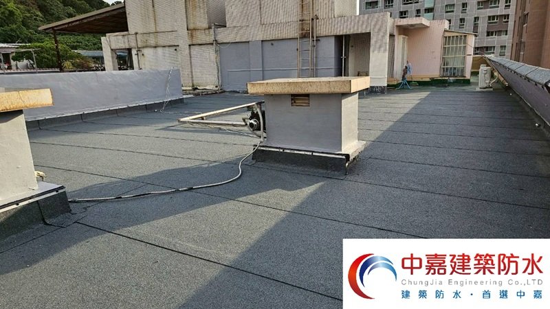 屋頂兩戶交界處漏水修復的「三步驟」【頂樓漏水:人品修煉場】