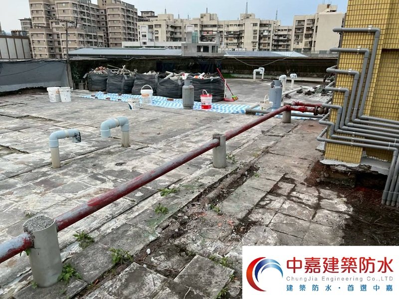 頂樓漏水一直修不好?老公寓屋頂防水失敗重點【別讓錢包哭泣】