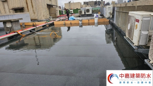 地震後，老宅下雨頂樓竟然「滴水不斷」【探訪老屋頂的中年危機】《中嘉建築防水》