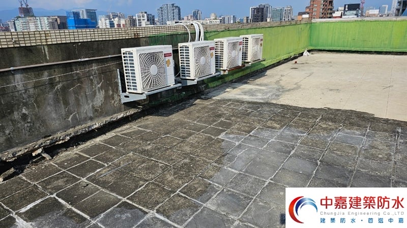 地震後，老宅下雨頂樓竟然「滴水不斷」【探訪老屋頂的中年危機】《中嘉建築防水》