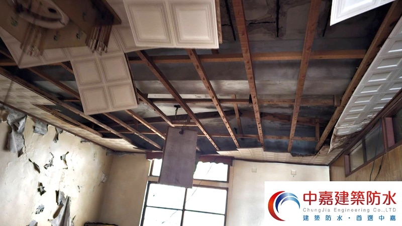 等不到都更，如何幫老宅屋頂穿雨衣延壽【防水技術全面升級】《中嘉建築防水》