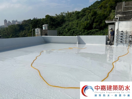 等不到都更，如何幫老宅屋頂穿雨衣延壽【防水技術全面升級】《中嘉建築防水》