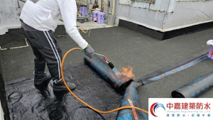 露台下雨漏水到樓下要怎麼處理？【讓鄰居驚呼連連的天降甘霖】《中嘉建築防水》