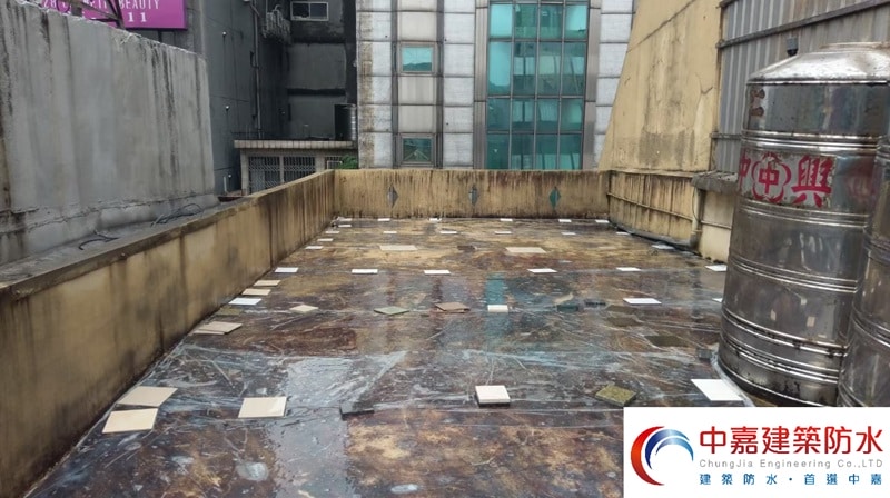 頂樓共有平台漏水到樓下怎麼辦？【答案你可能會不想知道】《中嘉建築防水》