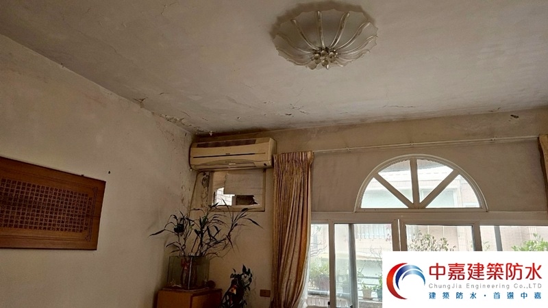 下雨漏水樓下遭殃【專家整理】實用有趣的頂樓漏水檢測方法《中嘉建築防水》